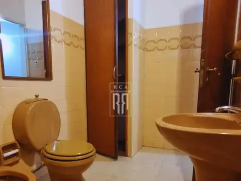 Casa 2 dormitorios con patio en excelente ubicación