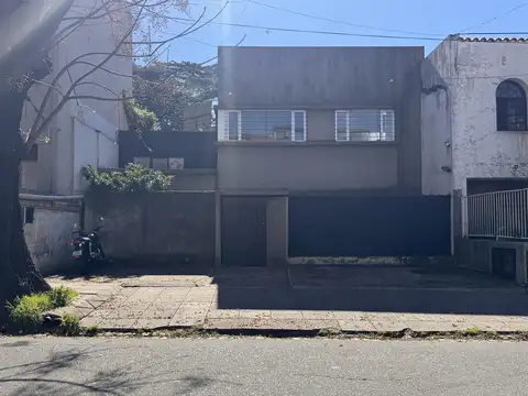 Oficina o Terreno en Venta 10m2 frente y 26,75 m2 fondo