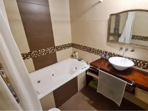 Casa 4 ambientes con 3 baños