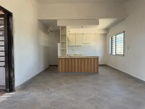 Casa 4 ambientes con 1 baño