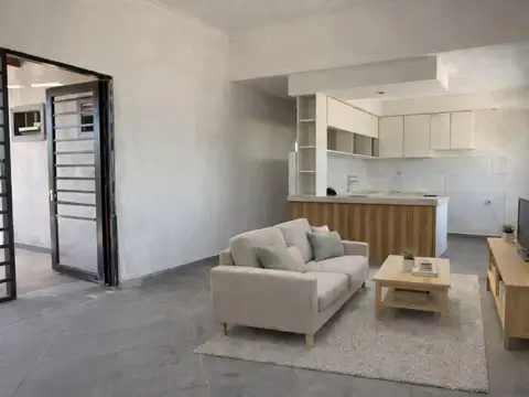 Venta casa de 2 dormitorios a estrenar con cochera y pileta Lomas de Alicia, Baigorria