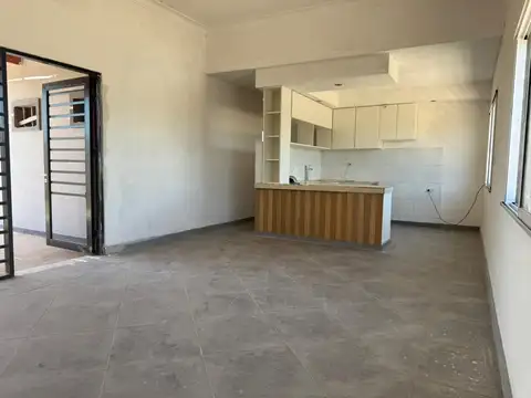 Venta casa de 2 dormitorios a estrenar con cochera y pileta Lomas de Alicia, Baigorria