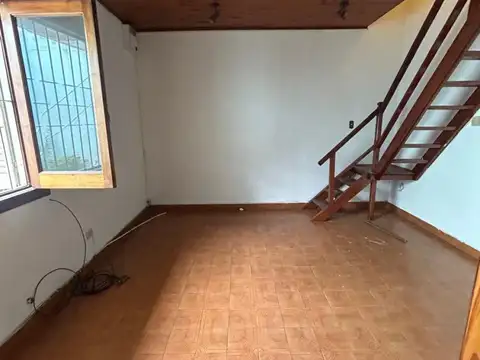 Depto Tipo Casa en Venta 35 años
