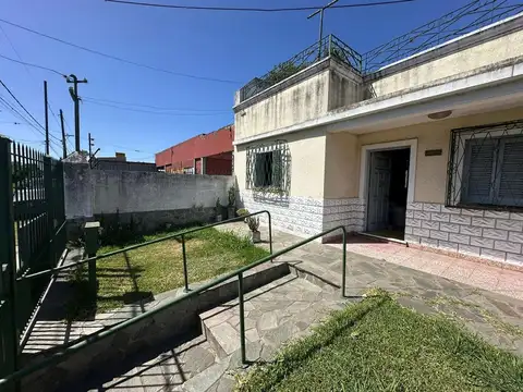 VENTA CASA 3 AMB c/ TERRAZA + 2 DPT0 2 AMB C/PATIO