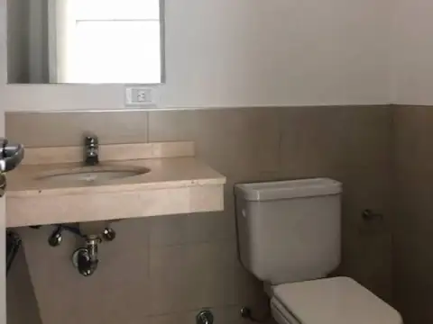 Oficina en Venta con 3 cocheras