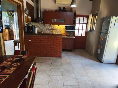 Venta casa 3 ambientes con piscina