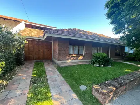 Casa en Venta en Adrogue, USD 360.000