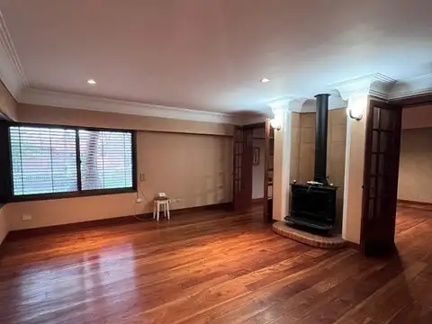 Casa en Venta con 4 cocheras