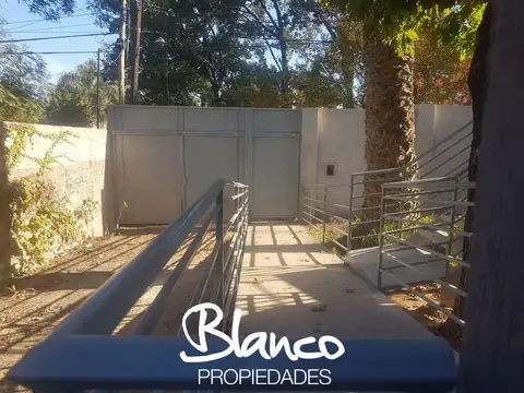 Oficina en Venta con 4 cocheras