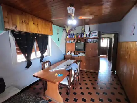 Casa en venta - 3 Dormitorios 2 Baños - 300Mts2 - Rafael Castillo