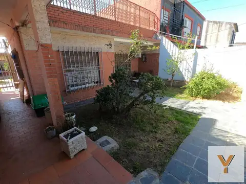 Casa en venta - 3 Dormitorios 2 Baños - 300Mts2 - Rafael Castillo