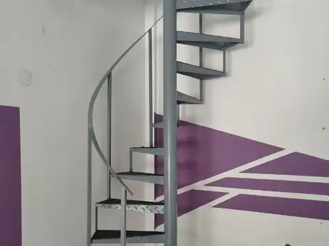 Local a La Calle San Martin Centro. Frente Vidriado