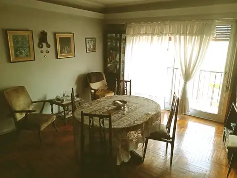 DEPARTAMENTO 4 AMBIENTES (92 M2) CON BALCÓN Y VISTA AL FRENTE. LAVALLE 74 AVELLANEDA.