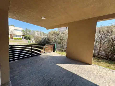 Casa en Venta en Funes, USD 460.000