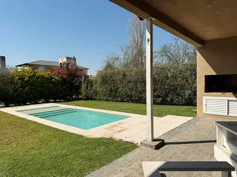 Casa en Venta al Oeste