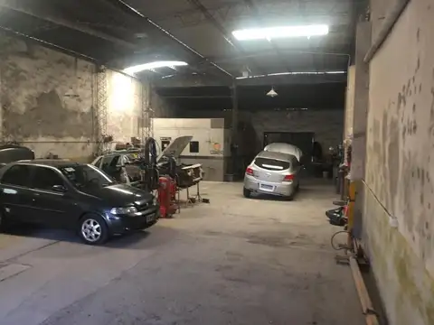 Galpon en Venta 43  mts Fondo