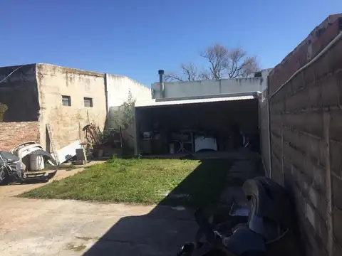 Galpon en Venta 43  mts Fondo