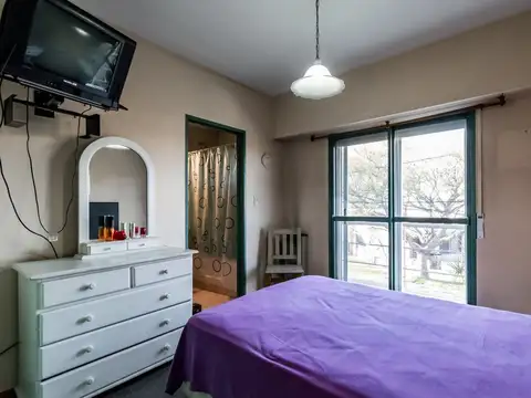 Depto Tipo Casa 4 ambientes con 2 baños