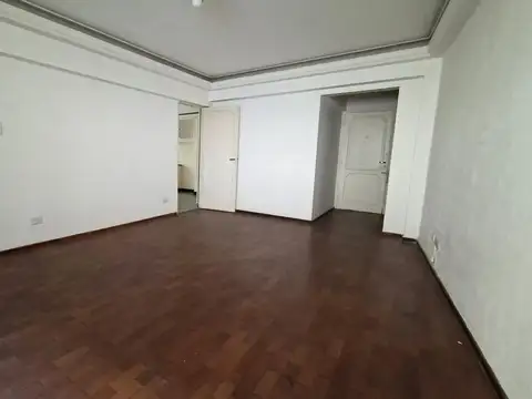 Venta departamento 2 dormitorios, comodín, patio, parrillero, posibilidad Cochera Centro  Rosario