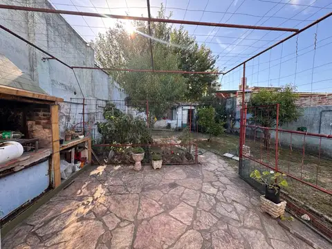 CASA EN VENTA CASEROS 290MTS LOTE 3 AMBIENTES