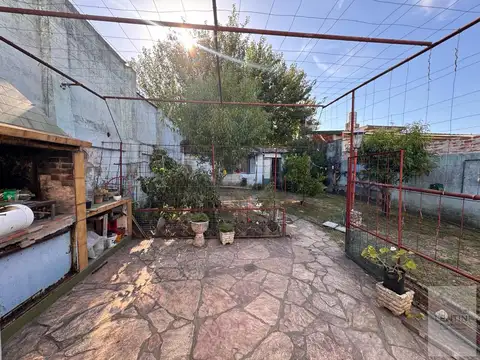 CASA EN VENTA CASEROS 290MTS LOTE 3 AMBIENTES