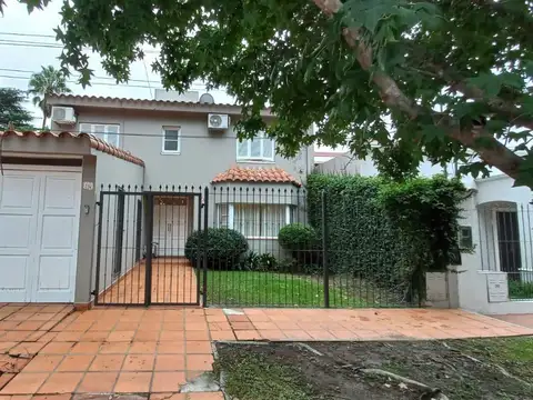 ALQUILER CASA AMOBLADA 3 DORMITORIOS MAS PILETA B° TRES CERRITOS