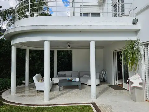 Lisandro De La Torre 847