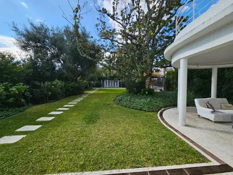 Casa en Venta en Vicente Lopez Vias / Maipu, USD 1.500.000