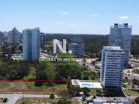 Terreno en Venta 105  mts Frente