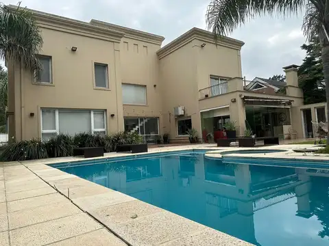 HERMOSA CASA EN VENTA EN CAMPOS DE ÁLVAREZ