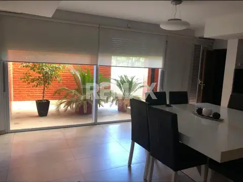 ALQUILER | CASA NIVEL GERENCIAL | 4 DORMITORIOS