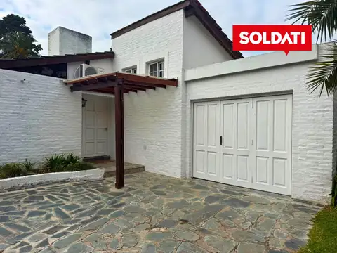 Casa 5 ambientes con 2 baños