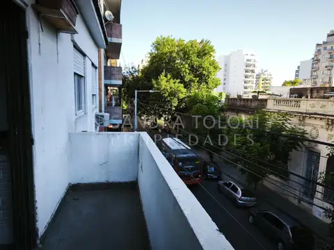 VENTA EDIFICIO EN BLOCK FLORESTA OPORTUNIDAD DE INVERSION