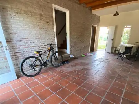 Casa 5 ambientes con 3 baños