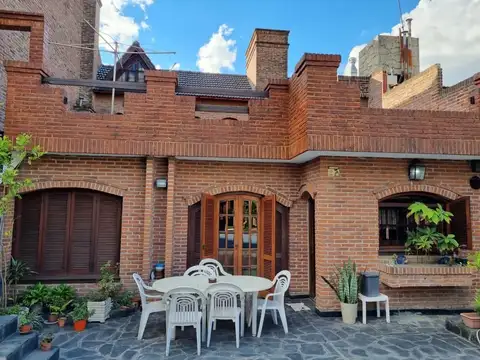 Casa 4 ambientes con 4 baños