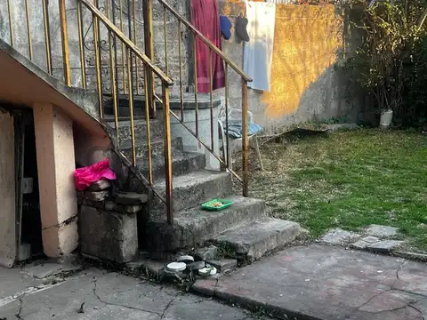 CASA EN VENTA EN TEMPERLEY 4 AMBIENTES CON PATIO TERRAZA Y ESPACIO DE GUARDADO