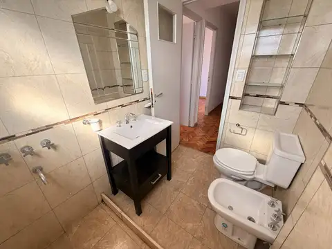 VENTA DPTO. 4 AMB. PARQUE PATRICIOS BALCÓN APTO C.
