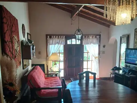 Casa 3 ambientes con 2 baños