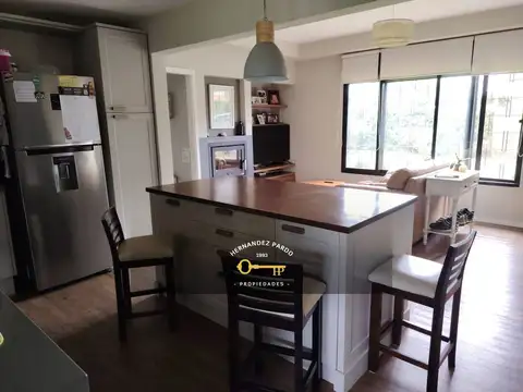 Casa en Venta con 3 cocheras