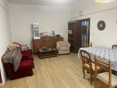 EXCELENTE DEPARTAMENTO EN VENTA EN MARTÍNEZ CON AMPLIOS PATIOS PROPIOS