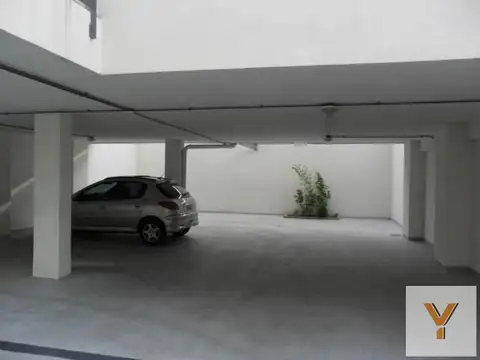 Cochera en venta - 12mts2 - Villa Sarmiento