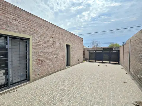 Casa 2 ambientes con 1 baño