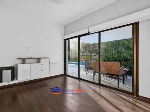 Casa 6 ambientes con 2 baños