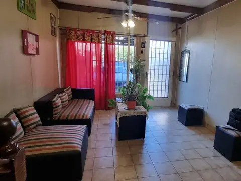 Casa 3 ambientes con 2 baños