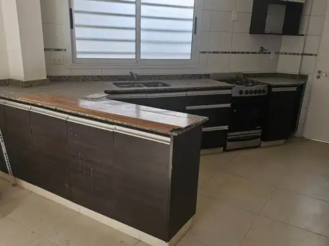 Departamento 4 ambientes con 2 baños