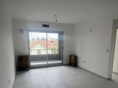 Villa Ballester: Departamento 2 ambientes 2º Piso al frente