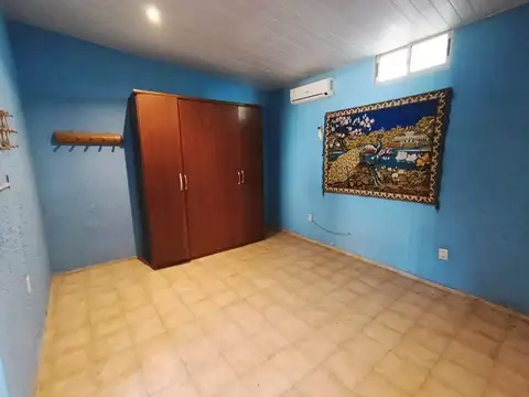 Casa en Alquiler con 2 cocheras