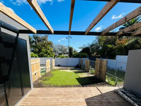 Depto Tipo Casa en Alquiler de 4 ambientes