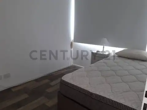 Casa en Alquiler con 1 cochera