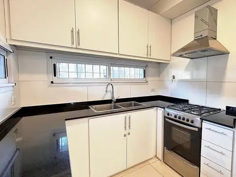 Casa en Venta en Olivos Uzal / Panamericana, USD 173.000